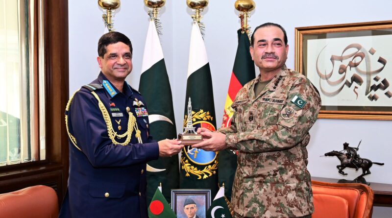 Bangladesh Air Chief Meets Pakistan’s Army Chief to Strengthen Defense Ties