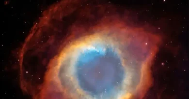 Helix Nebula Reveals Cosmic Recycling as Star’s Death Seeds Future Worlds
