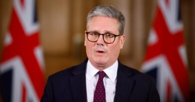 UK’s Starmer Seeks to De-Escalate US Tariff Threats Linked to Greenland