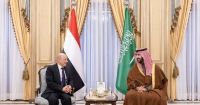 Saudi Defense Minister Meets Yemeni Leadership to Discuss Crisis