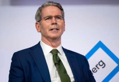 US Sanctions Iranian Officials Over Protest Crackdown, Warns of Tracking Regime Funds Worldwide