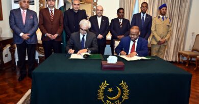 Pakistan, Somalia Sign Visa-Free Agreement for Diplomatic Passport Holders