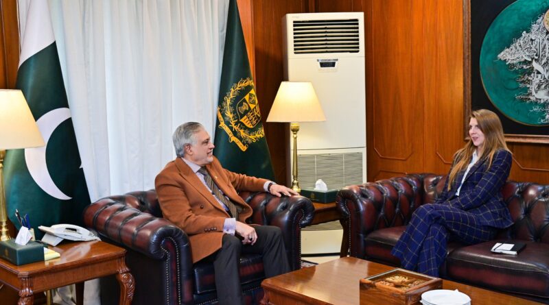 Pakistan, UK Officials Discuss Strengthening Bilateral Ties