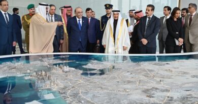 President Zardari addresses Bahrain Economic Development