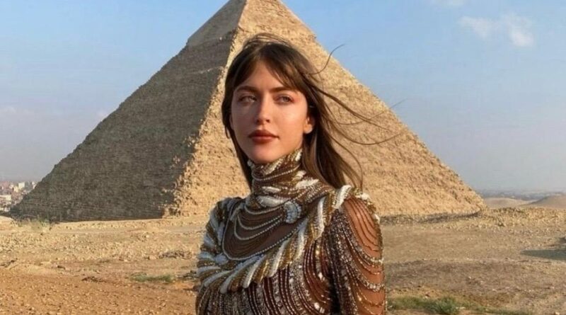 Meet Simi Khadra: Saudi-Palestinian Influencer and Beauty Entrepreneur