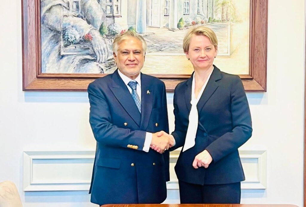 Pakistan UK Leaders Pledge Strengthened Bilateral Cooperation Efforts