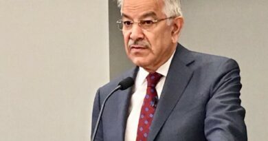 Khawaja Asif Criticizes PTI Over Imran Khan