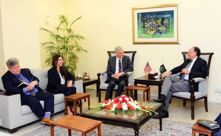 US Deputy Assistant Secretary Calls on Finance Minister, Discusses Economic Reforms and Bilateral Cooperation