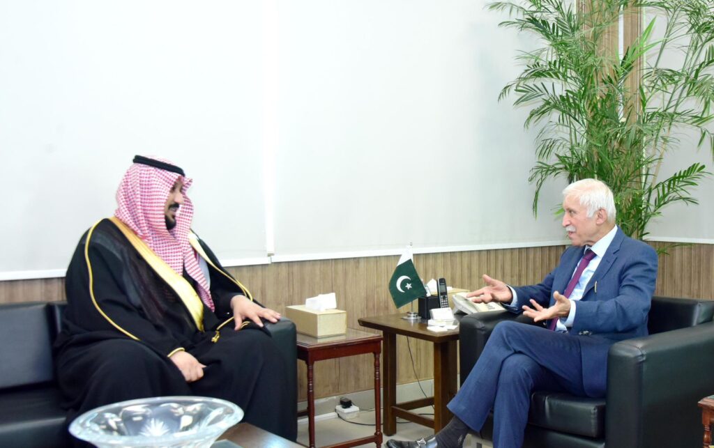 Saudi Firm Kayan Shows Interest in $200 Million Projects in Pakistan