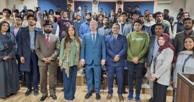 Ambassador Discusses Ukraine, Russia-Pakistan Relations With Students