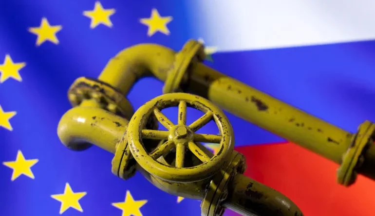 European Commission to Propose Ban on Russian Oil by 2027