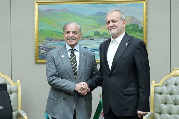 Shehbaz Sharif and Masoud Pezeshkian Discuss Regional Peace