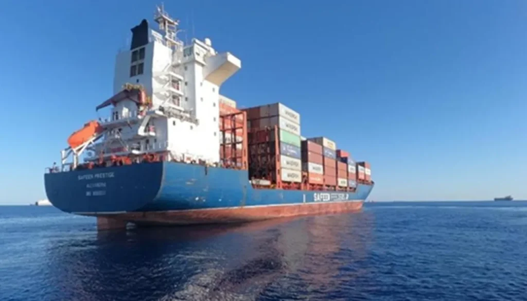 Tehran Navy Blocks Foreign Vessels At Hormuz Strait