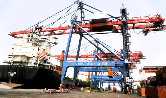Karachi Port Emerges As Global Transshipment Hub