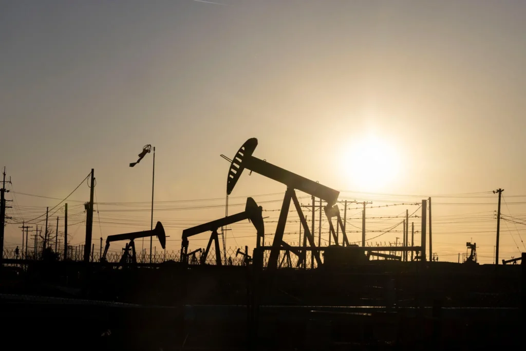Experts Warn Oil Could Reach 120 Dollars Per Barrel