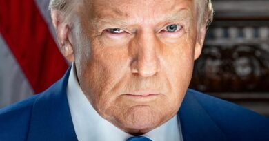 Trump Issues Stark Warning to Iran Over Strait Crisis