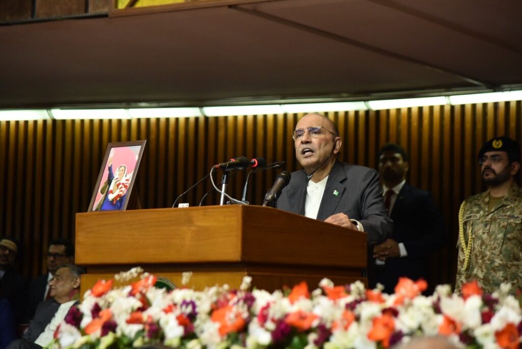 President Zardari Warns India, Urges Shift to Dialogue