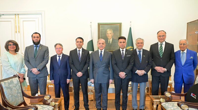 Prime Minister Sharif Welcomes Pakistan’s First Astronauts for China Mission
